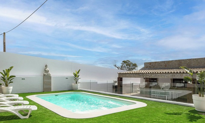 San Ambrosio House | Holiday Home 'Casa La Teja 2' with Pool & Wi-Fi
