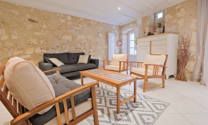 Brantome-en-Perigord House | Holiday Home 'Gîte D'ici Et D'ailleurs' with Wi-Fi