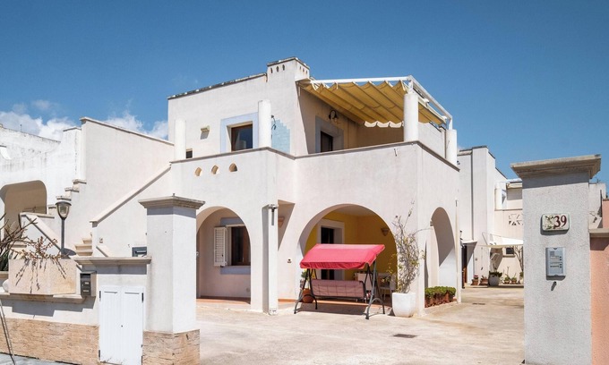 Santa Maria di Leuca House | Holiday Home 'Sacara - Piano Terra - La Plumeria' with Private Terrace, Balcony and Air Conditioning