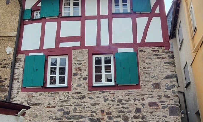 Sankt Aldegund House | Holiday Home Am Moselstausee für 4 Personen im Weinort St. Aldegund an der Mosel