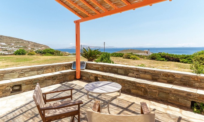 Agios Ioannis House | Holiday Home 'Anemologio 201 Tinos' with Sea View, Wi-Fi and Air Conditioning