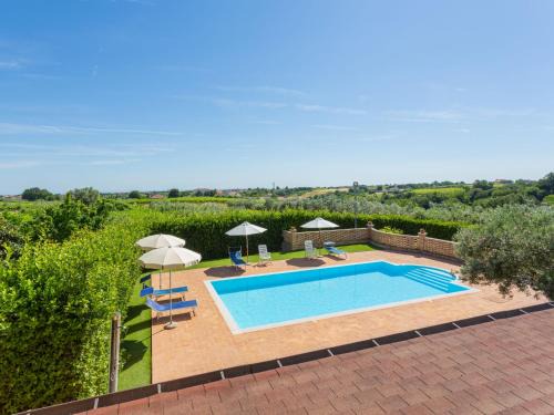 Crecchio House | Holiday Home Borgo Agrituristico Il Pino-1 by Interhome