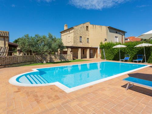 Crecchio House | Holiday Home Borgo Agrituristico Il Pino-2 by Interhome