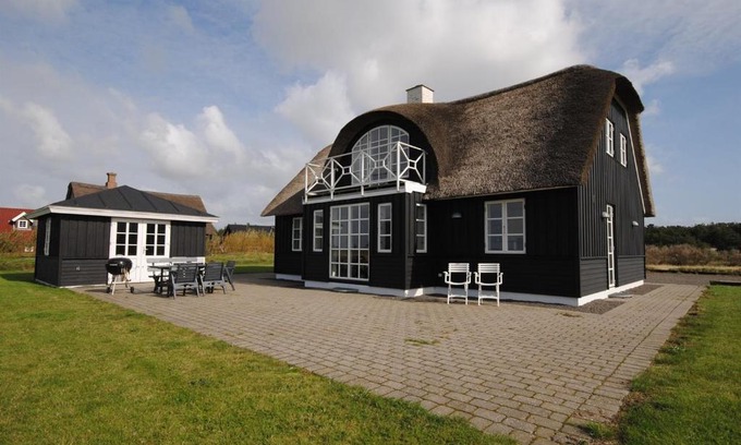 Ringkøbing-Skjern Municipality House | Holiday home Brombærvej E- 689