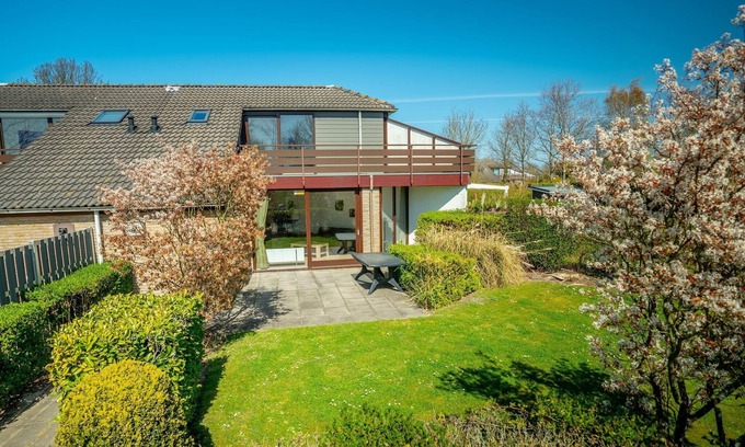 Brouwershaven House | Holiday Home by Grevelingenmeer & Brouwersdam