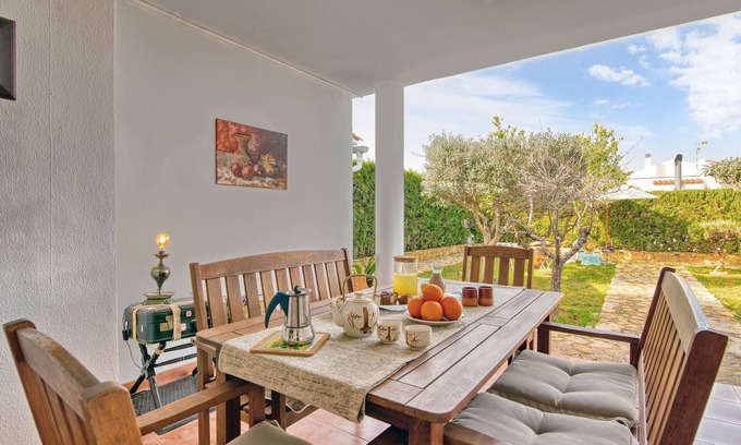 Beneixida House | Holiday Home 'Ca Margarita' with Mountain View, Wi-Fi and Air Conditioning