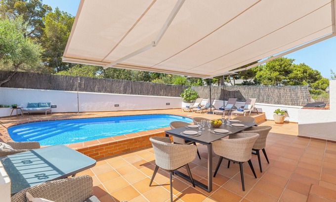 Palmanova House | Holiday Home 'Ca Na Luisa' with Sea View, Wi-Fi and Air Conditioning