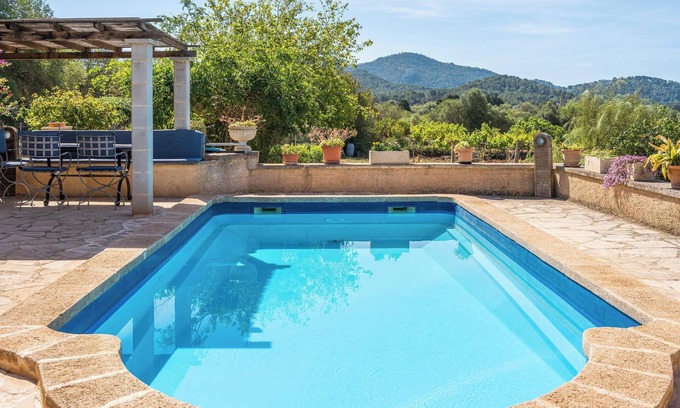 Felanitx House | Holiday Home 'Can Tries' with Mountain View, Private Pool and Wi-Fi