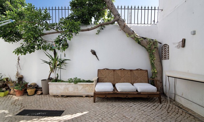 Loule House | Holiday Home 'Casa da Cidade De Loulé' with Private Terrace and Wi-Fi