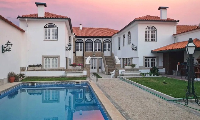 Rates House | Holiday Home 'Casa Do Terreiro' with Private Pool, Private Terrace and Wi-Fi