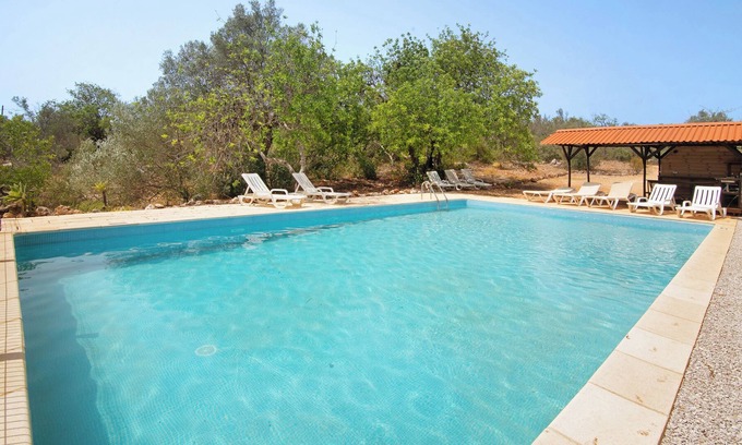 Loule House | Holiday Home 'Casa Do Tesouro' with Shared Pool, Private Terrace and Wi-Fi