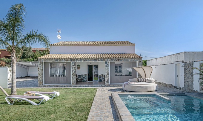 San Ambrosio House | Holiday Home 'Casa El Buda' with Mountain View, Wi-Fi and Air Conditioning