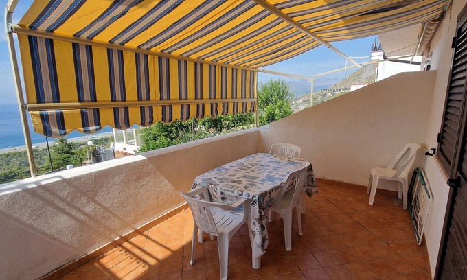 Praia a Mare House | Holiday Home 'Casa Nuovissima' with Sea View, Wi-Fi and Air Conditioning