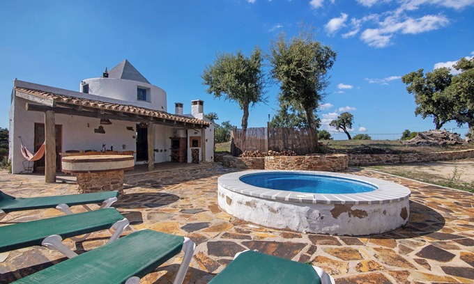Cortelha House | Holiday Home 'Casa Moinho Da Eira' with Mountain View, Wi-Fi and Air Conditioning