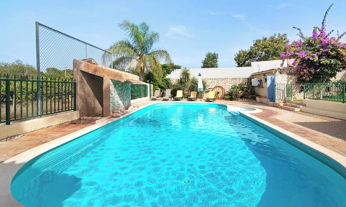 Silves House | Holiday Home 'Casa Rústica' with Pool & Wi-Fi