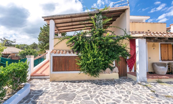 Baja Sardinia House | Holiday Home Close to the Beach with Terrace & Sea View; Pets Allowed