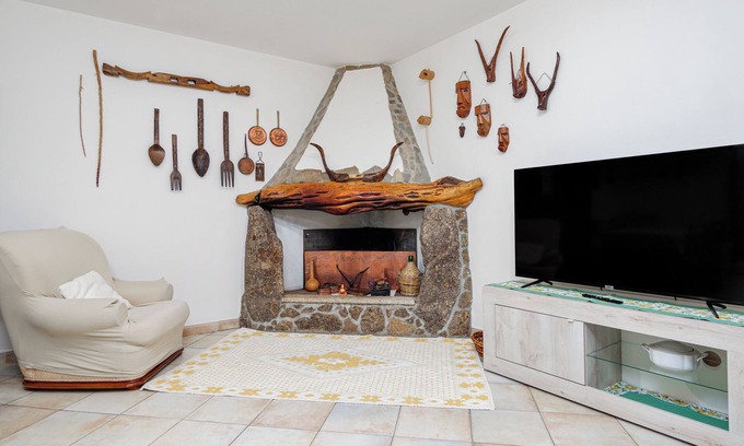 Arzachena House | Holiday Home 'Domus Veldi Frandre' with Wi-Fi and Air Conditioning