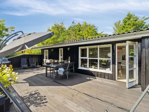Hou House | Holiday Home Felippa - from the sea by Interhome