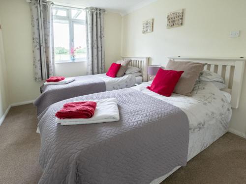 Henfield House | Holiday Home Fir Cottage by Interhome