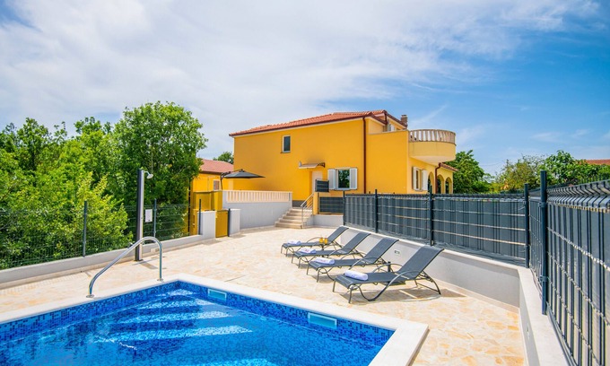 Sestanovac House | Holiday home for 10 guests with 185m² in Katuni (174060)