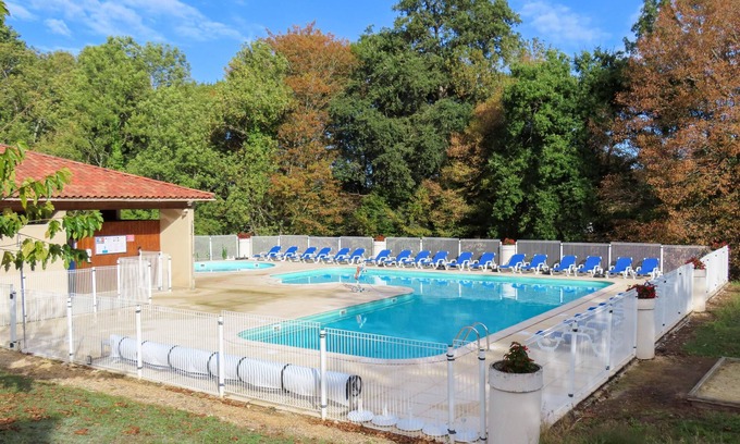 Lacapelle-Marival House | Holiday home on small park with pool in the Lot