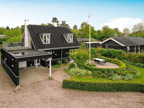 Vejlby Fed House | Holiday Home Gullan - 75m from the sea by Interhome