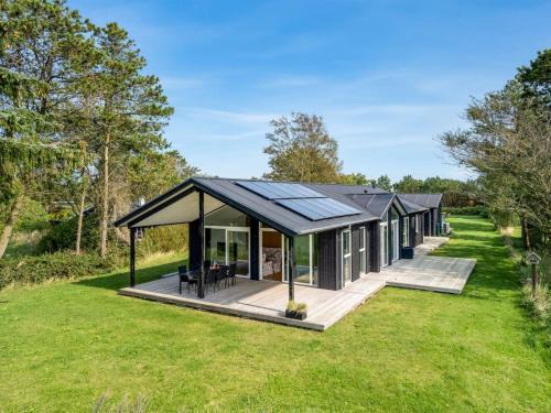 Nordost House | Holiday Home Hildegardt - 150m from the sea by Interhome