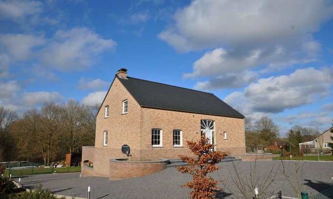 Somme-Leuze House | Holiday Home in Ardennes with Bubble Bath