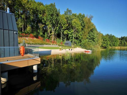 Bytow House | Holiday Home in Bytów by Private Lake, cleaning included