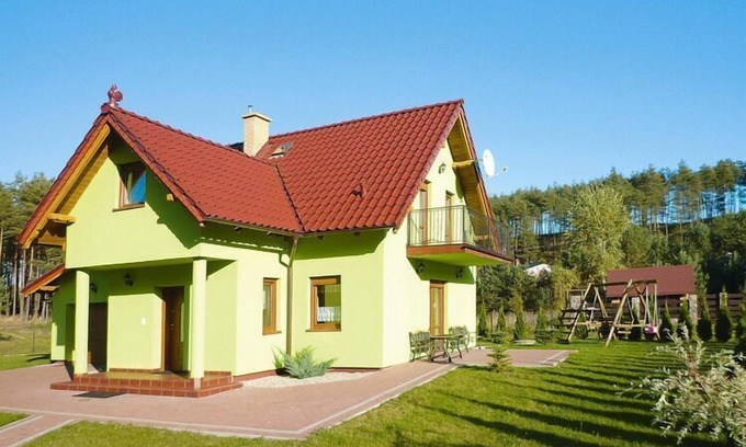 Lipnica House | Holiday Home in Bytow near Sandy Lake Beach