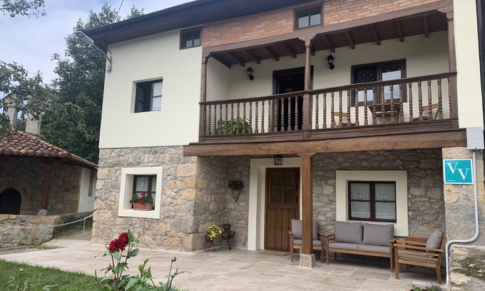 Santianes de Ola Cottage | Holiday home in Cangas de Onís