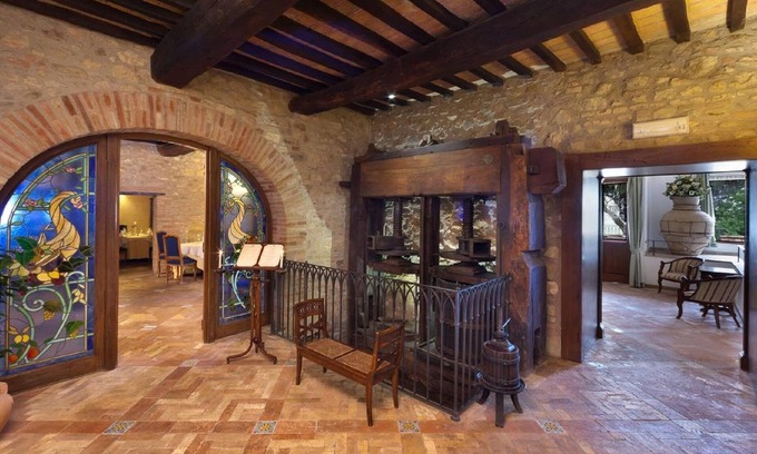 Canalicchio House | Holiday Home in Collazzone With Pool & Sauna