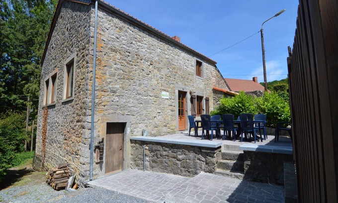 Onhaye House | Holiday Home in Falaën near Montaigle Castle