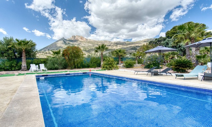 Jijona House | Holiday Home in 'Finca Rustica' where peace, space and relaxation comes together.