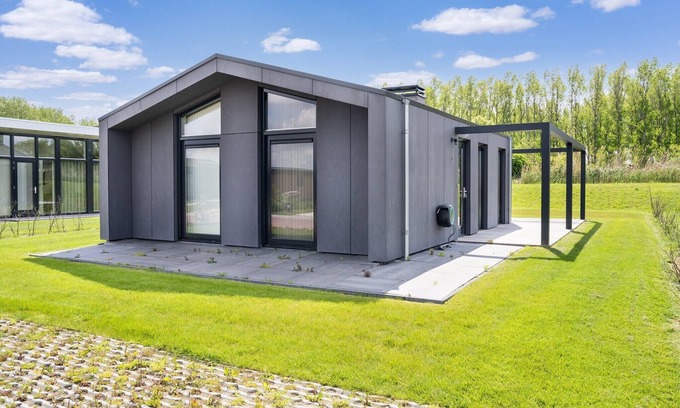 Leiderdorp House | Holiday Home in Oud Ade near Kaag Lakes