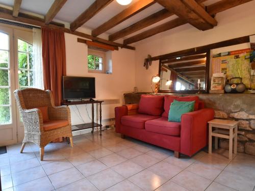 Saizy House | Holiday Home in Saizy with Stargazing Garden