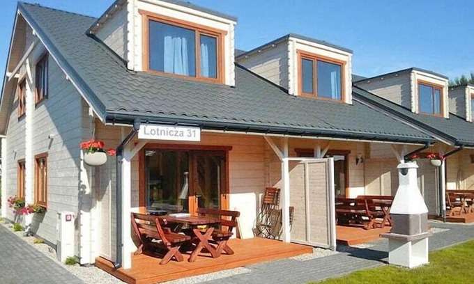 Sianozety House | Holiday Home in Sianożęty near Beach