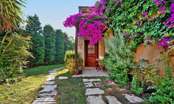 Archanes House | Holiday home in the Archanes with a garden