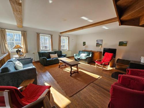 Pepinster House | Holiday Home in Wallonie with Terrace, cleaning included