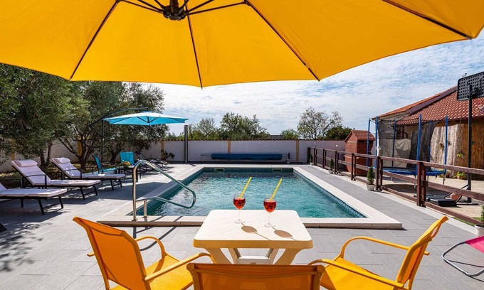 Suhovare Villa | Holiday home Joy with pool