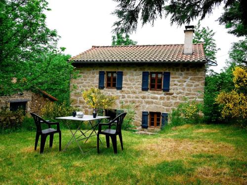 Vielprat House | Holiday Home L'Assemblée by Interhome