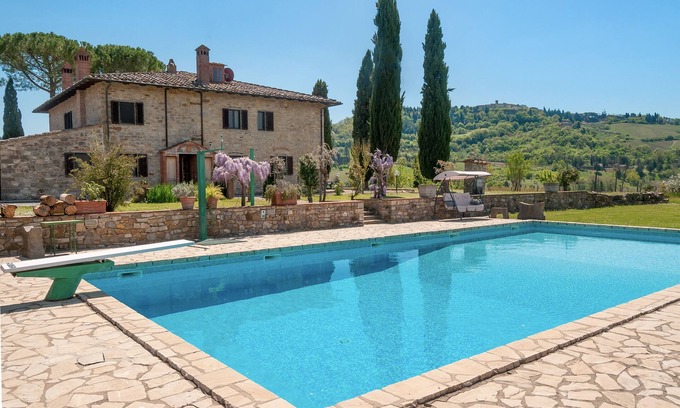 Radda in Chianti House | Holiday Home 'La Colonica nel Chianti' with Pool, Wi-Fi & Garden