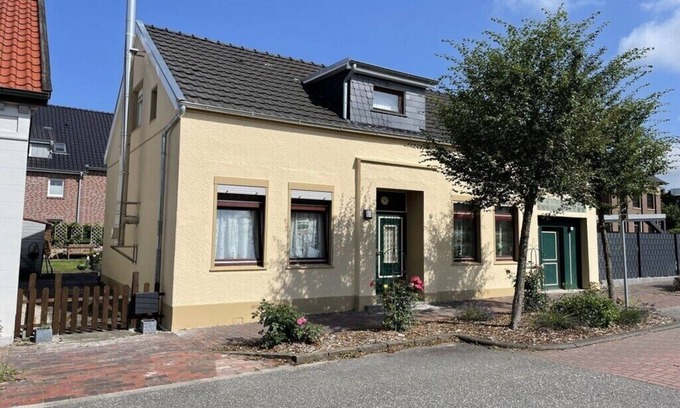 Varel House | Holiday home Laena ground floor