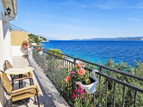 Celina House | Holiday Home Lara by Interhome