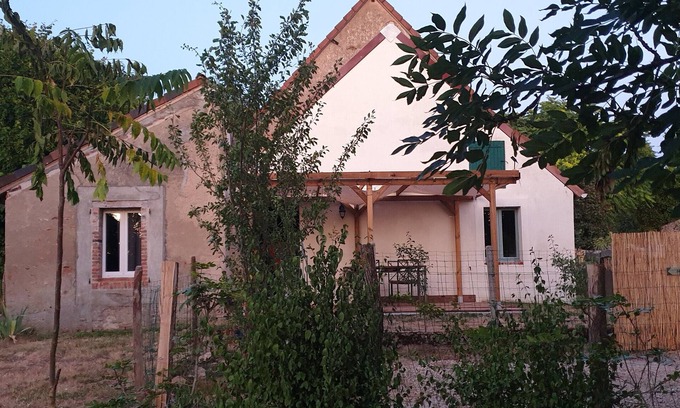 Saint-Desire House | Holiday Home 'Le Gîte De La Ferme Davitali' with Private Terrace, Private Garden and Wi-Fi