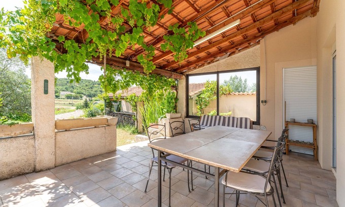Faucon House | Holiday Home 'Maison Avec Vue Sur Le Ventoux' with Mountain View, Private Terrace and Wi-Fi