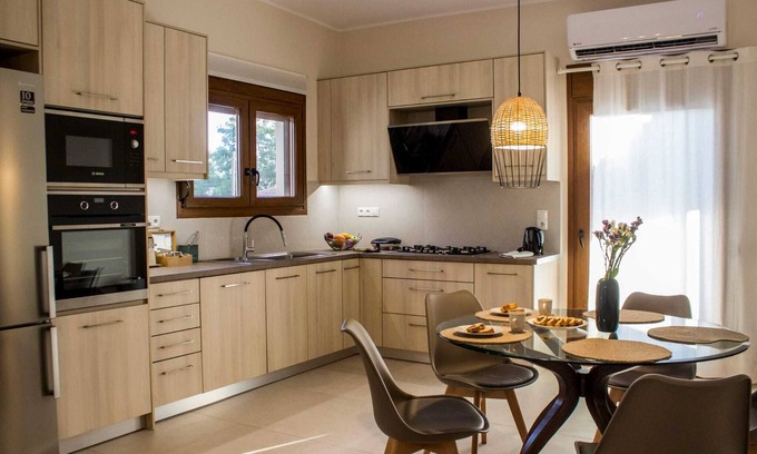 Armenoi House | Holiday Home "Marzia's Garden House" with Mountain View & Wi-Fi