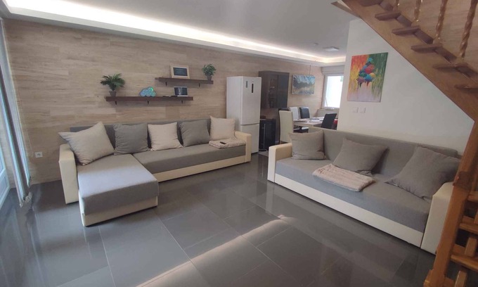 Vonyarcvashegy House | Holiday home Modern and beautifully furnished with WLAN and air conditioning