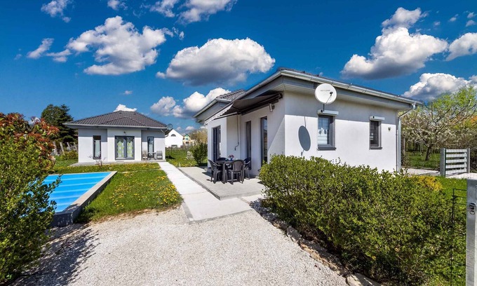 Abrahamhegy House | Holiday home modernly furnished with pool, washing machine and dishwasher