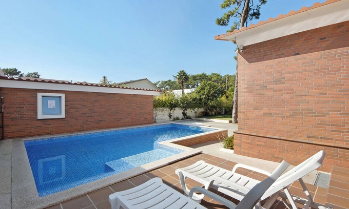 Esposende House | Holiday Home 'Moradia Pinheiro Manso' with Private Pool, Private Terrace and Wi-Fi